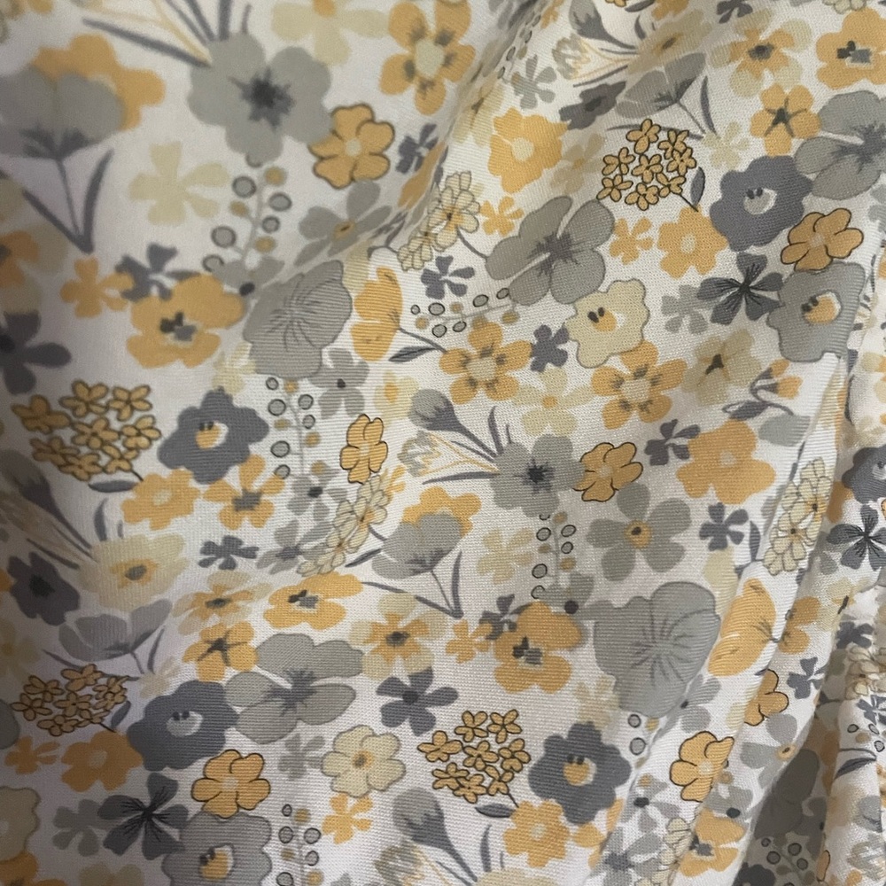 Cindy Sweetheart Dress in Soft Yellow Floral
Bardot 💛 - Picture 8 of 8